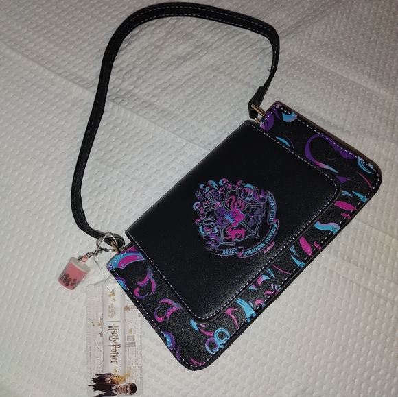 Harry Potter Women's Shoulder Bag With Bag Charm 8"x5.5" x2. 5" - Picture 1 of 8
